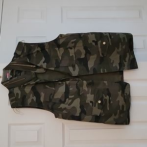 Camouflage vest